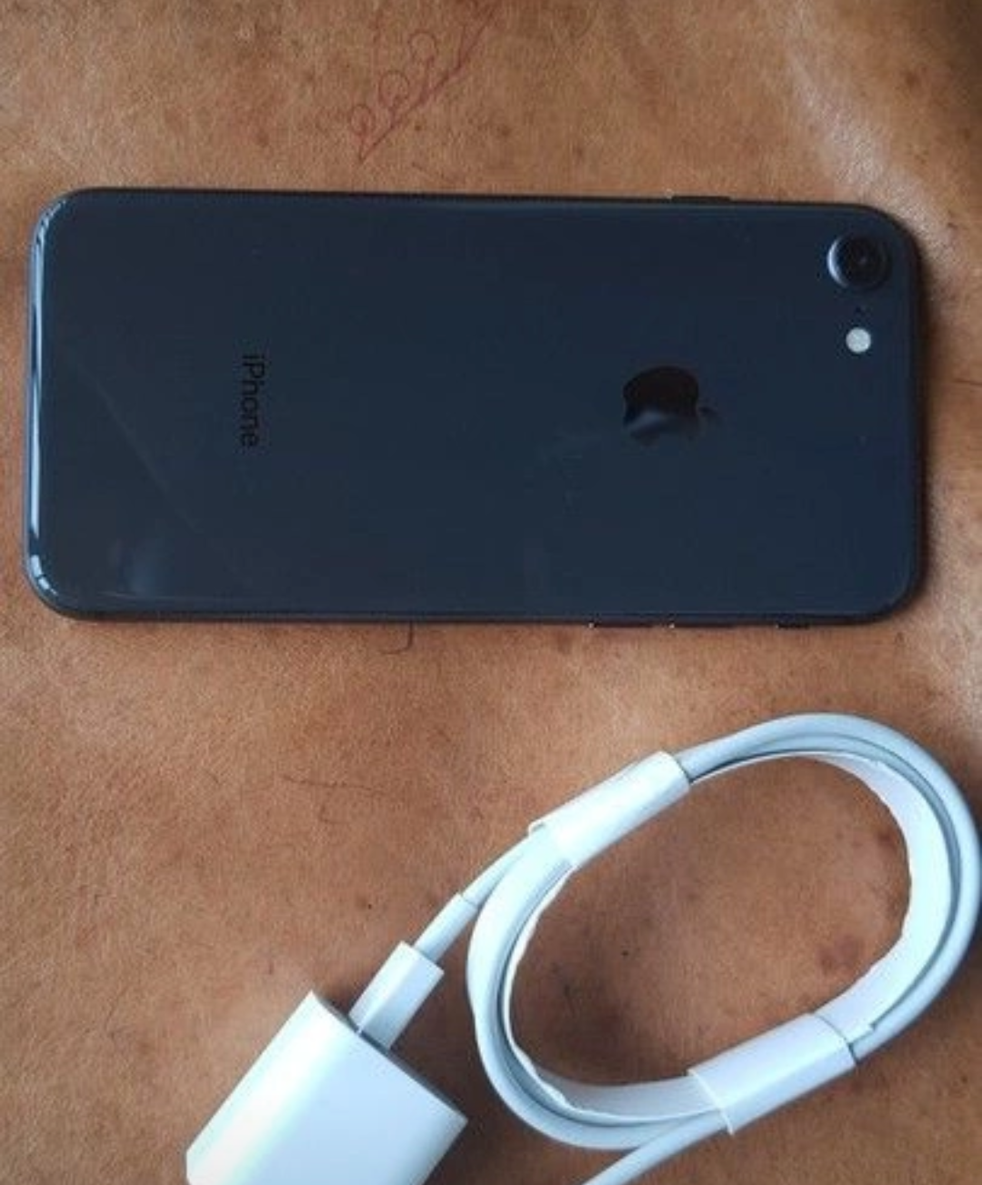 Apple IPhone 8 (Small 8) is available at Efritin