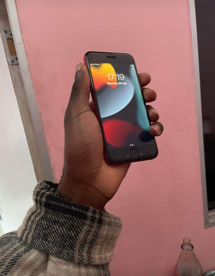 UK Used IPhone Xr 64gb is available at Efritin