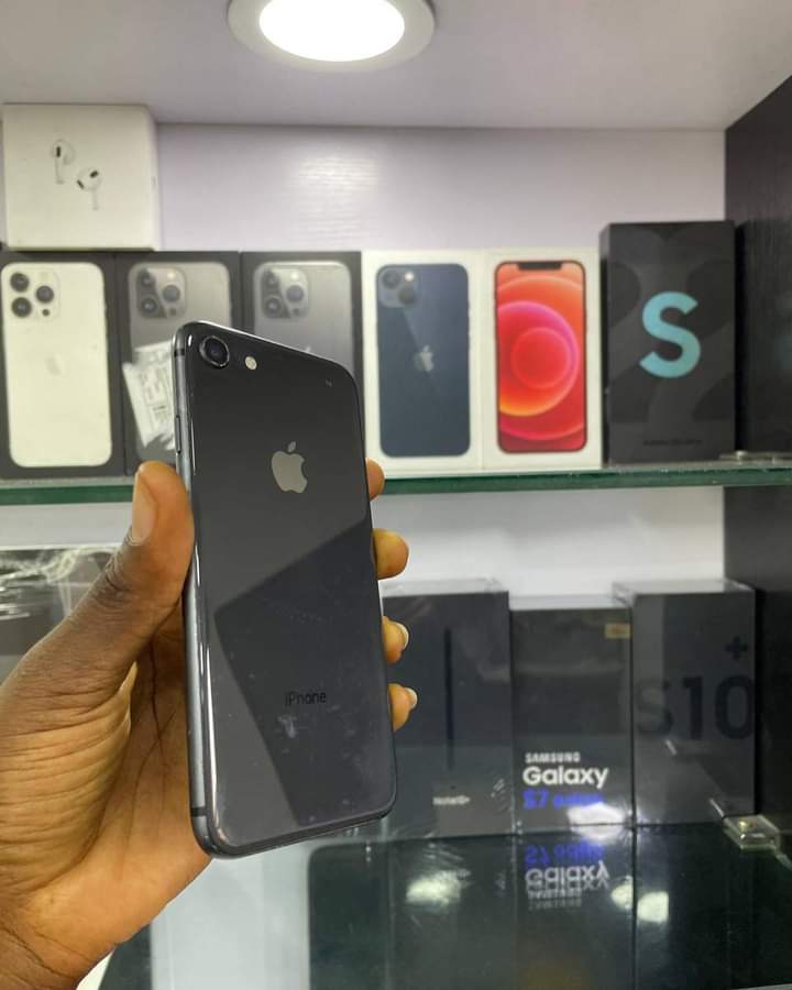 UK Iphone 8 Plus 64gb Black is available at Efritin