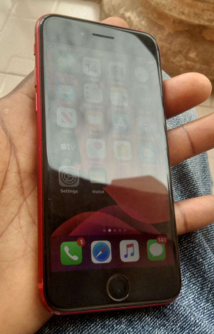 IPhone 8 256gb is available at Efritin