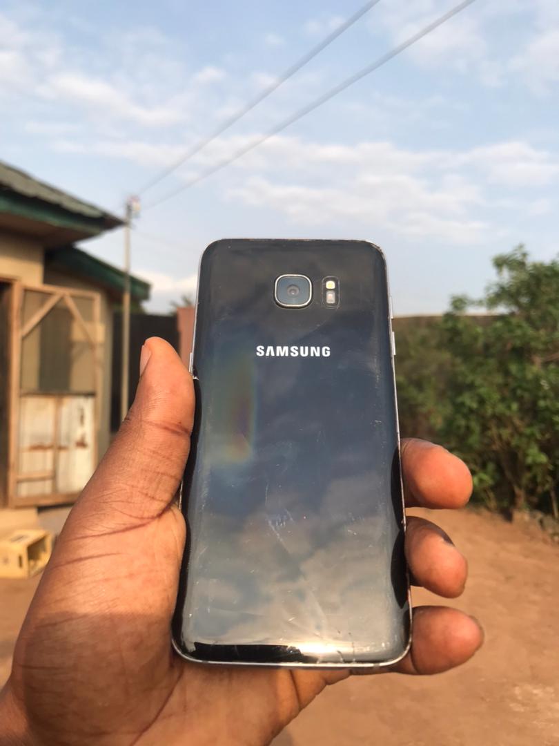 Samsung Galaxy S7 Edge is available at Efritin