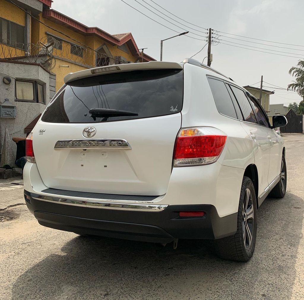 Toyota Highlander is available at Efritin