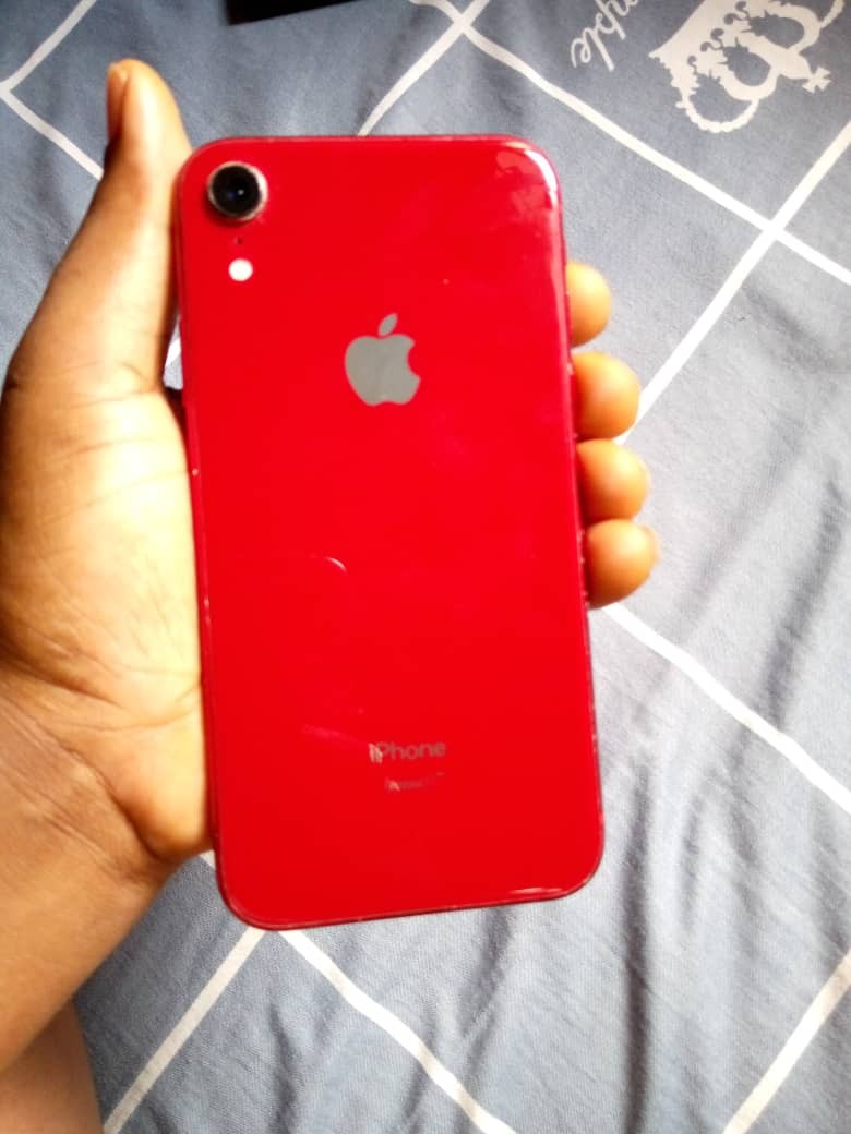 Apple IPhone XR is available at Efritin