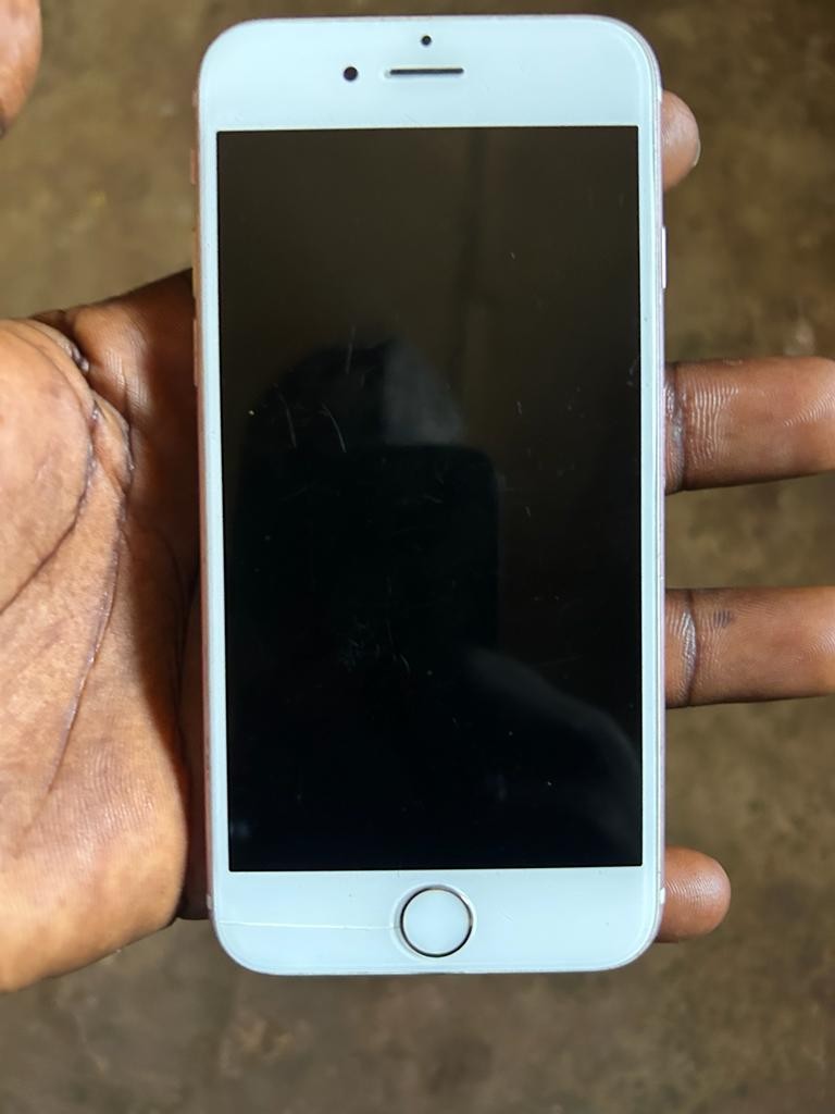 Apple Iphone 6s is available at Efritin