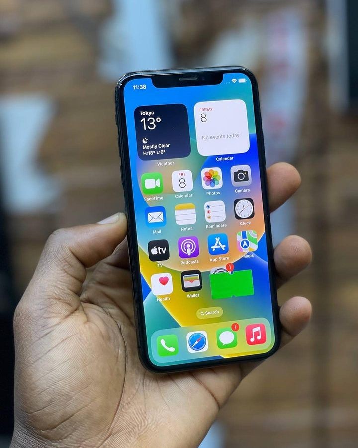 Apple IPhone X is available at Efritin