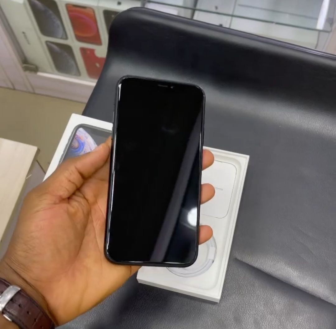 Apple IPhone Xr Black is available at Efritin
