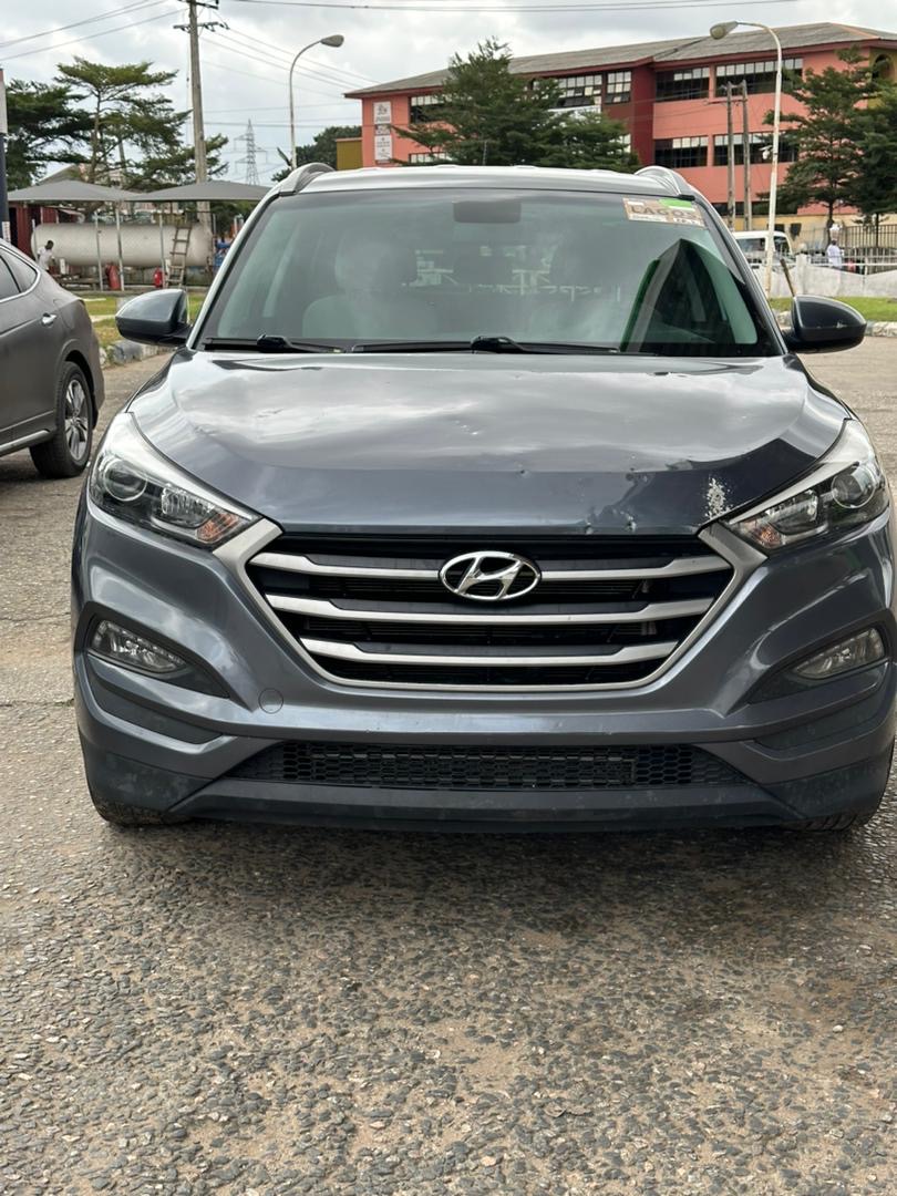 Hyundai Tucson 2017 is available at Efritin