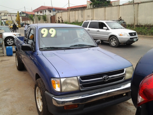 Toyota Tacoma truck 1999 is available at Efritin