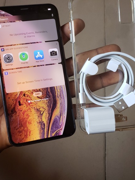 Apple iPhone xs mas is available at Efritin