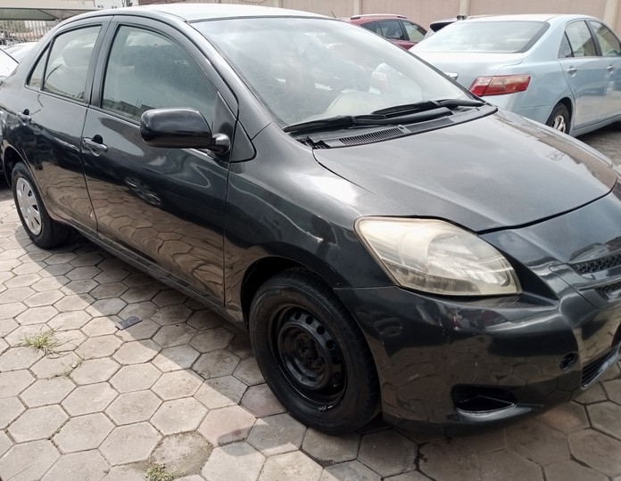 Toyota Yaris 2004 is available at Efritin