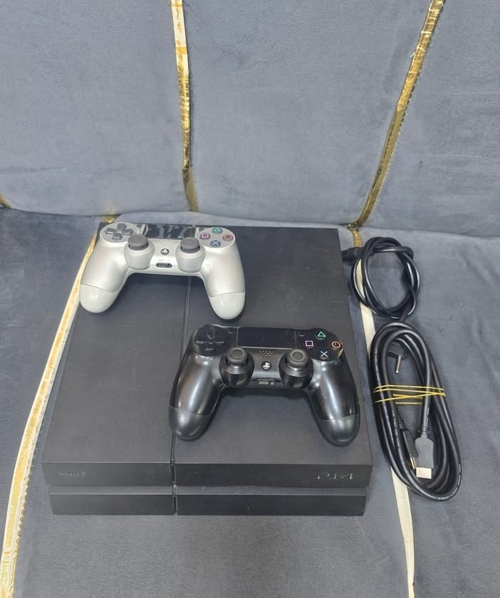 PS 4 console is available at Efritin