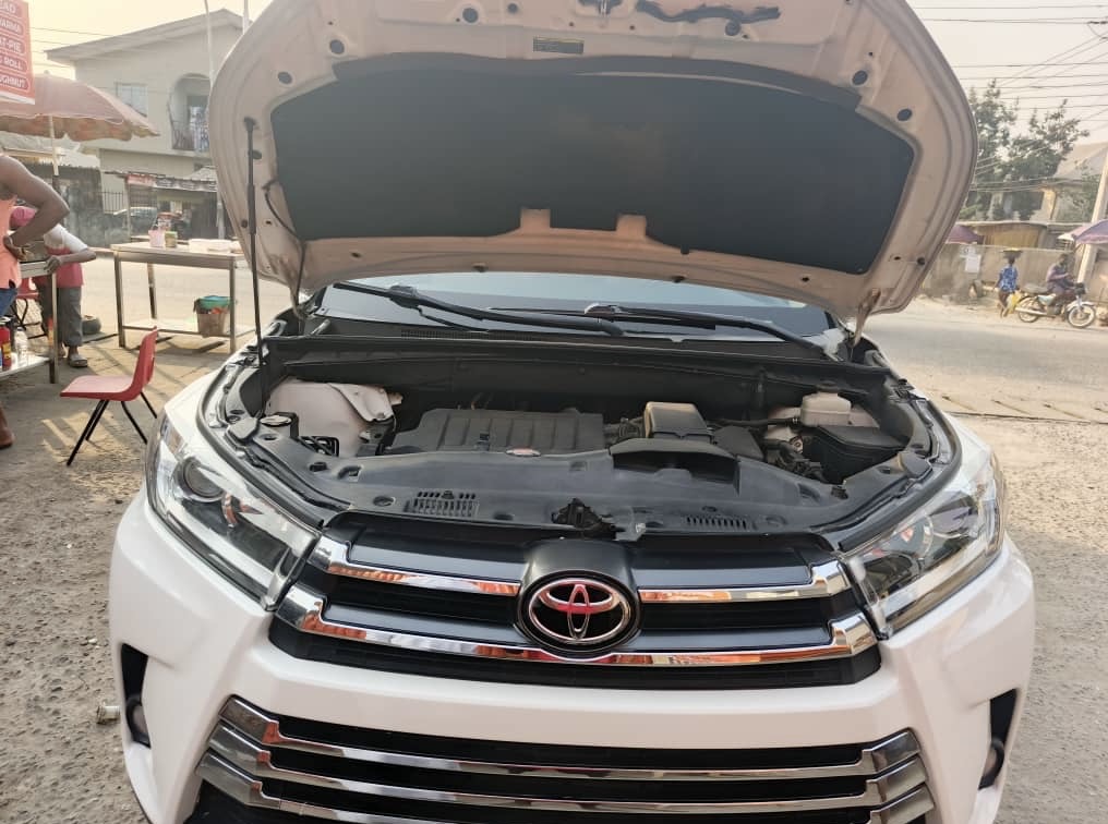 Toyota Highlander XLE 2016 is available at Efritin