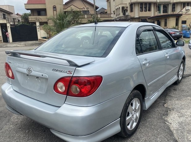 Toyota Corolla Sport 2005 is available at Efritin