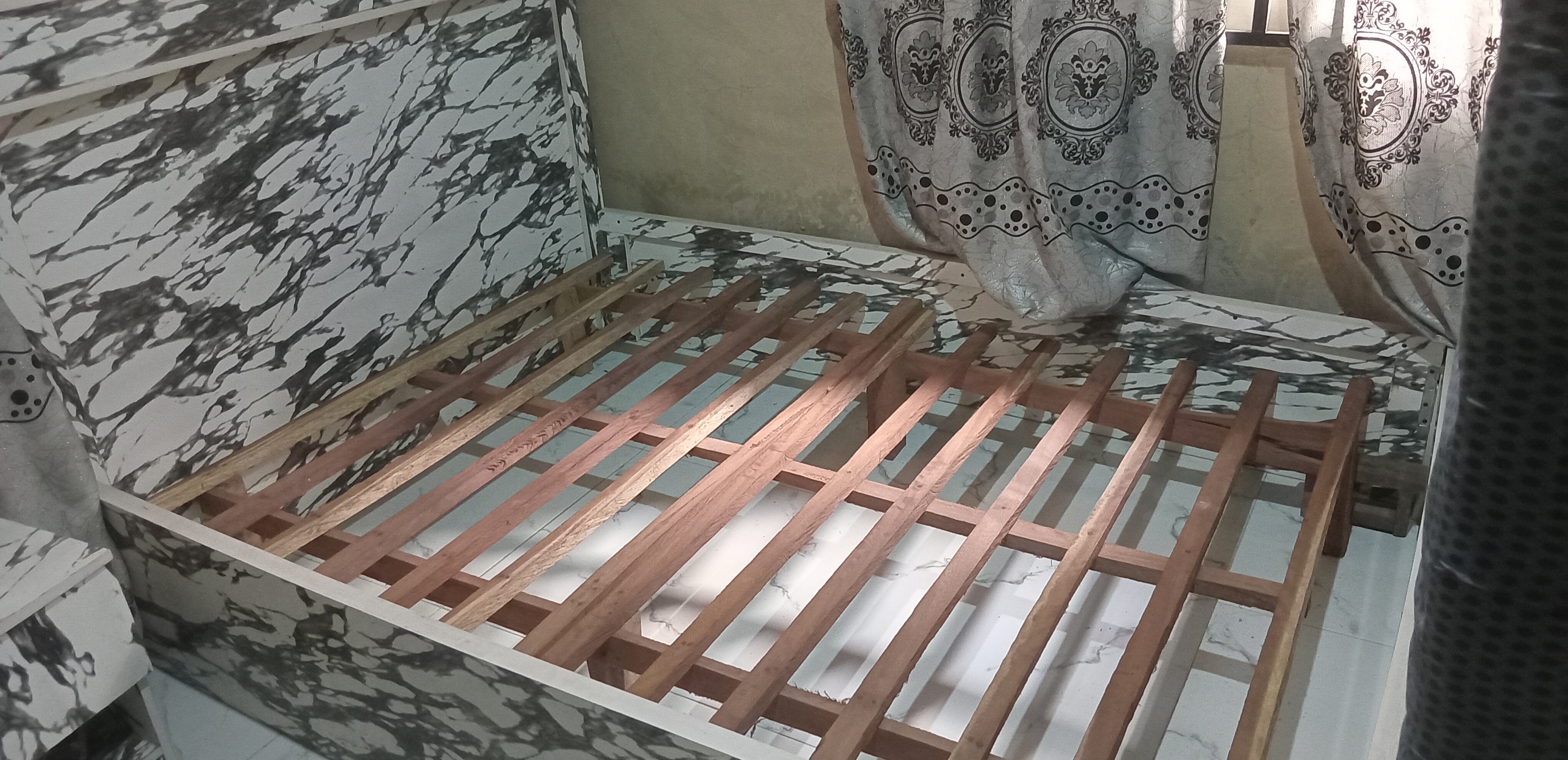 Bed frame is available at Efritin