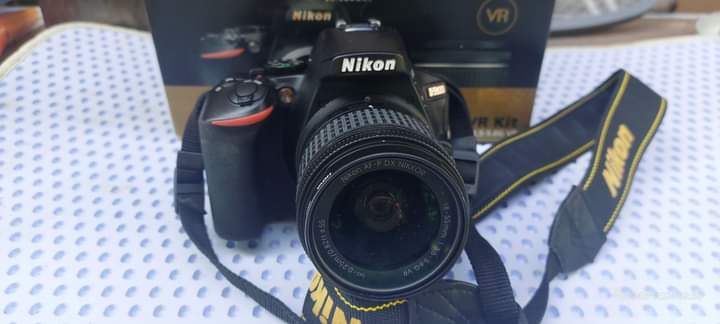 Nikon D5600 camera is available at Efritin